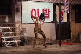 半裸搞笑照片,笑出腹肌的瞬间回顾